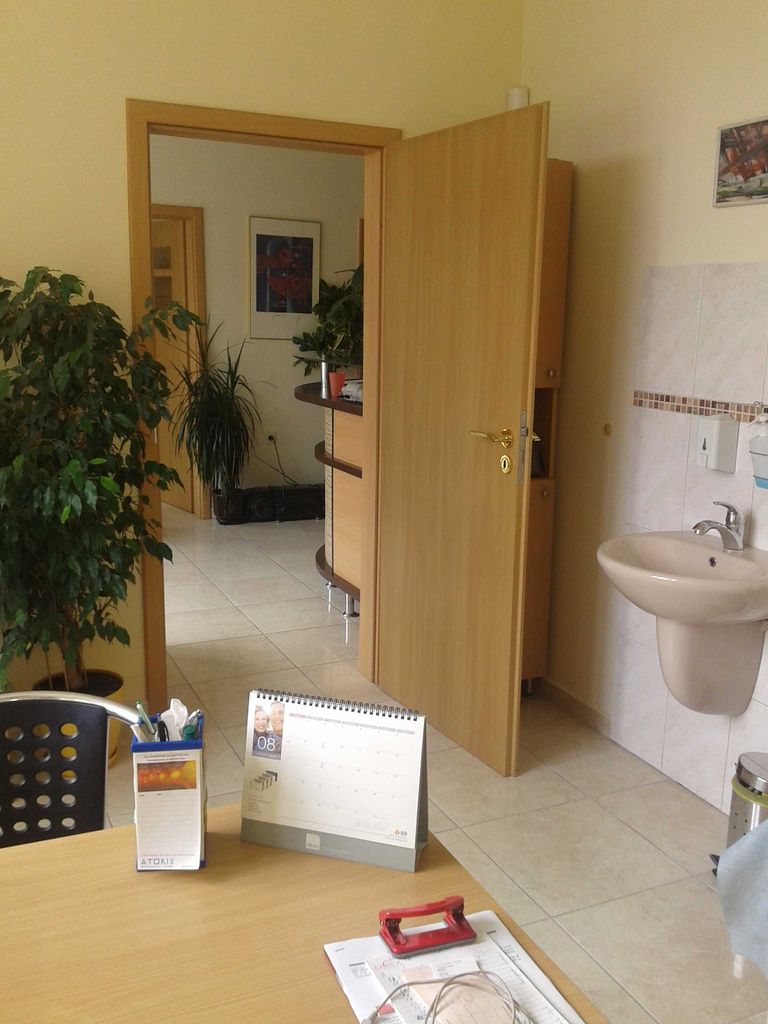 Дава се под наем Офис в София, Център - 22 кв.м за 357 € - Снимка #2