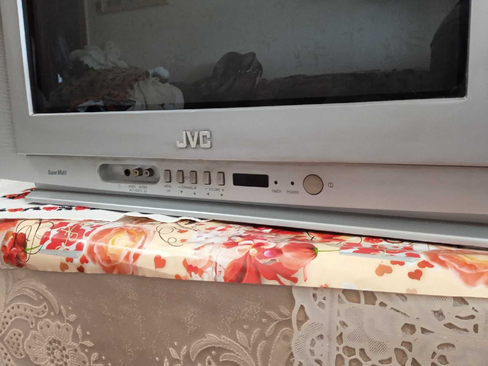 Телевизор JVC (работающий)