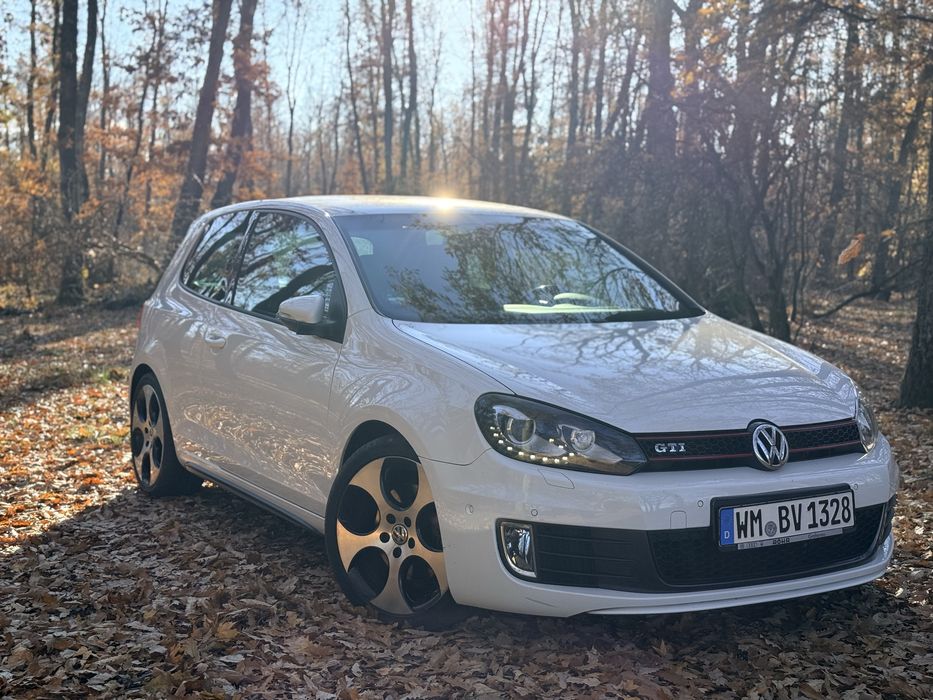 Volkswagen GOLF VI 6 GTI ( DSG, DCC, Dynaudio,  ParkAssist)