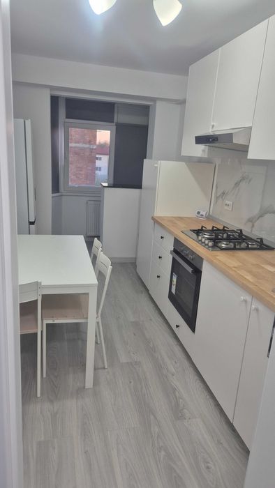 Apartament cu două camere de închiriat