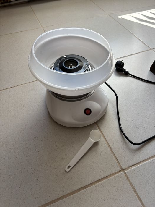 Машина за захарен памук