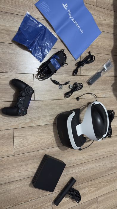Комплект PlayStation 4slim с 2 контролера + VR + камера + 8 игри