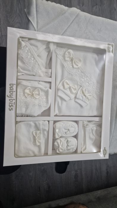 Комплект за изписване новородено бебе  11 части