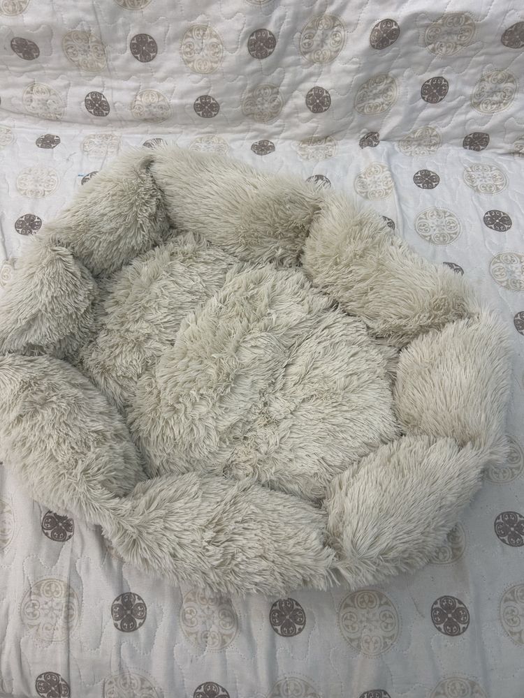 Продаю лежанку для кошек и собак