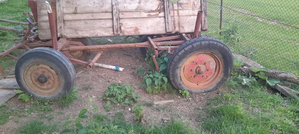 Vând căruță tare