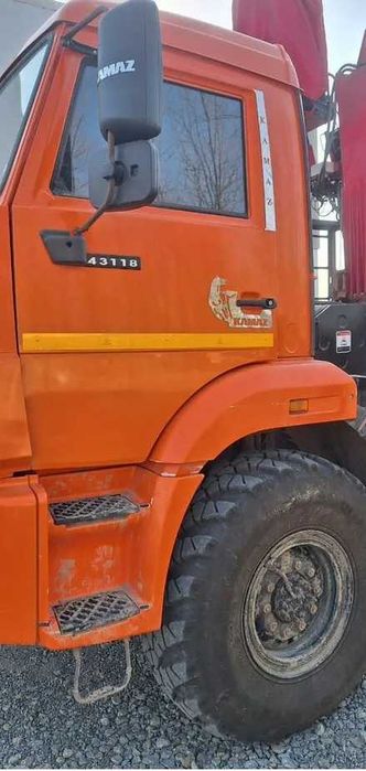 Декoративныe накладки из нержавеющей cтали на дверь КАМАЗ