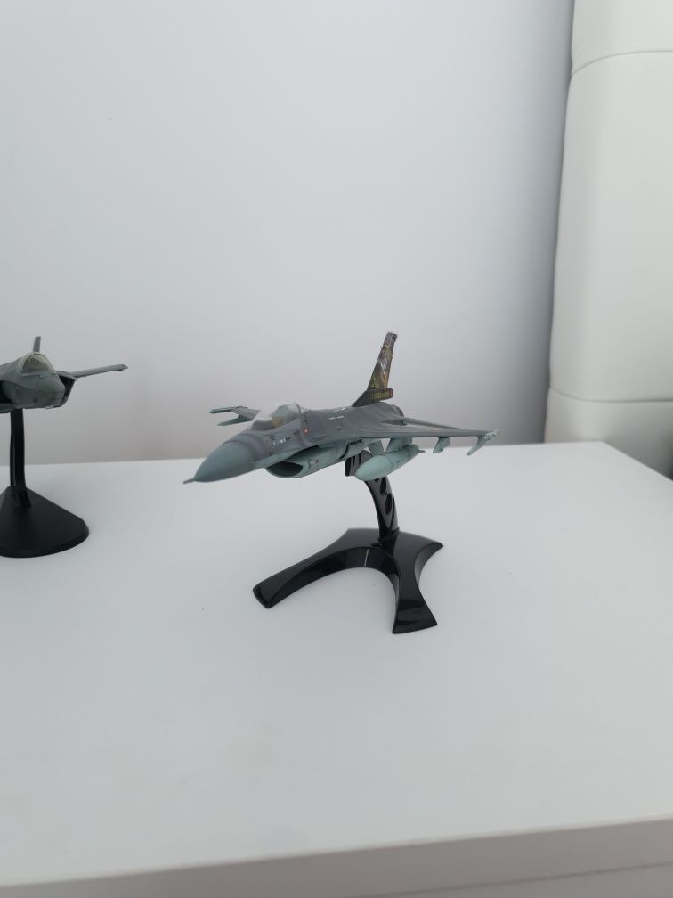 Macheta Avion 1:72 F16-C (Plastic Nu Iron Cast)