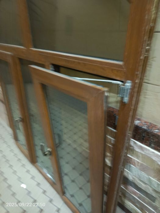 Deraza akfa   2 qavatli oyna