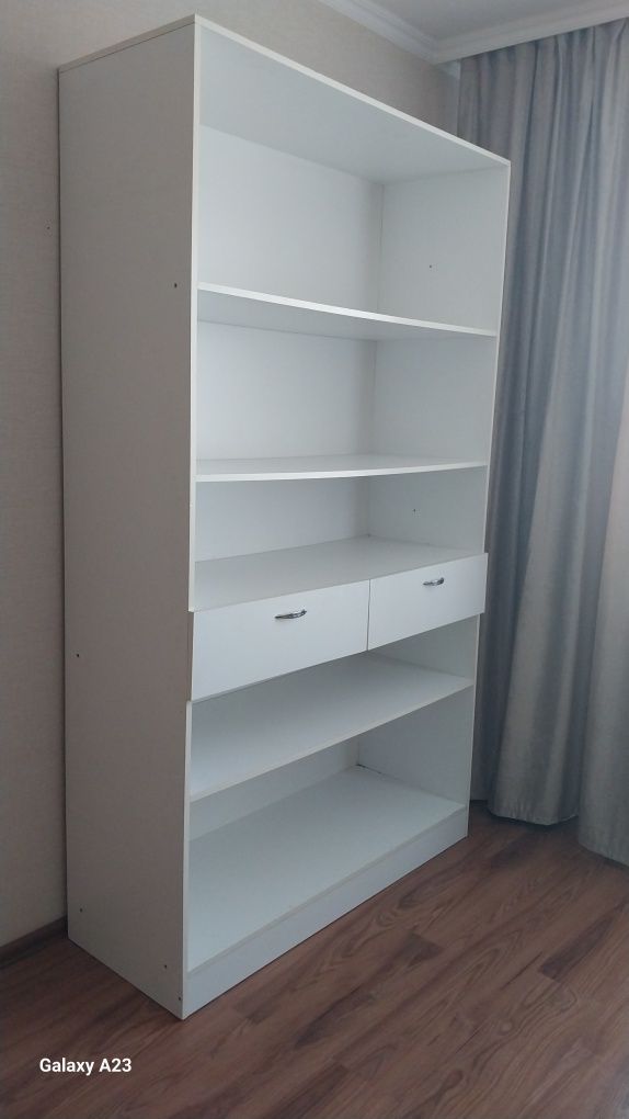 Продается  белый шкаф