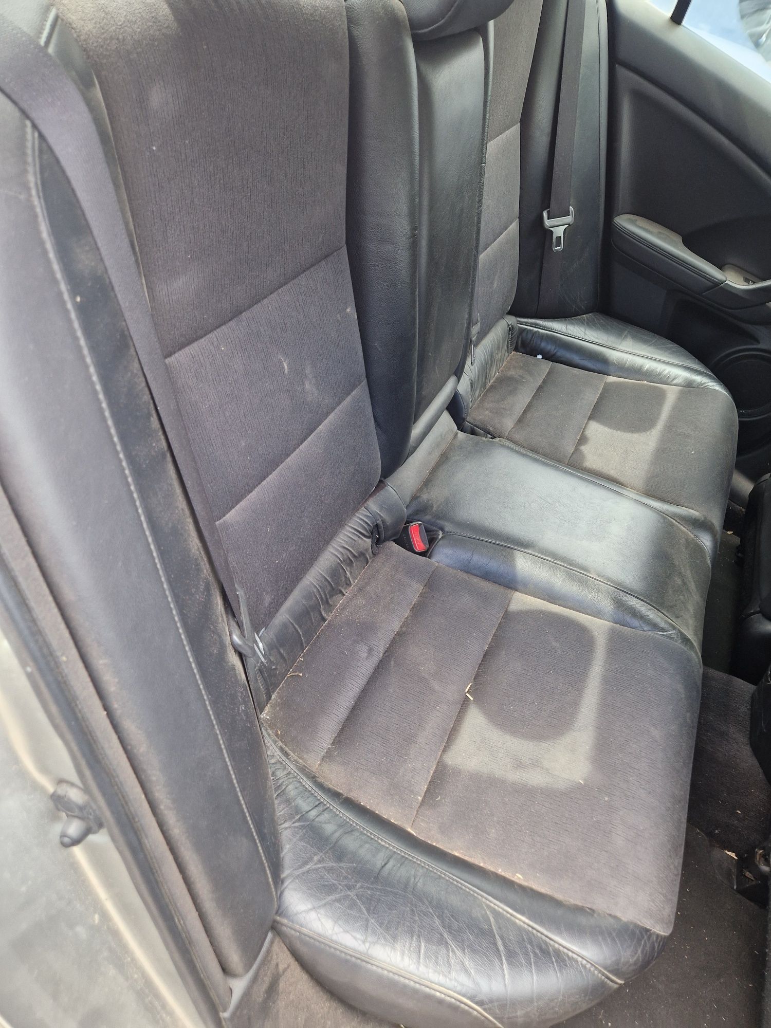 Dezmembrez Honda Acord facelift 2.2