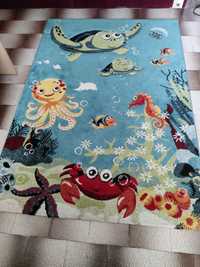 Много запазен детски  килим