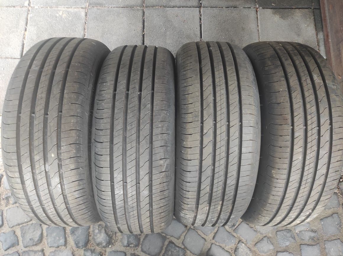 215/55/17 Goodiyer 4бр