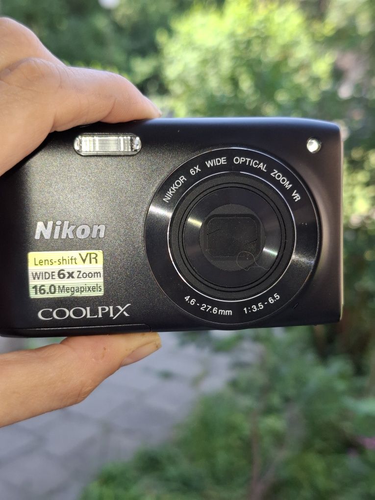 Компактен дигитален фотоапарат NIKON COOLPIX S3300