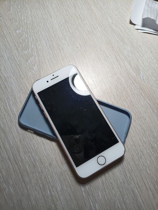 обменяю айфон 8 рабочий