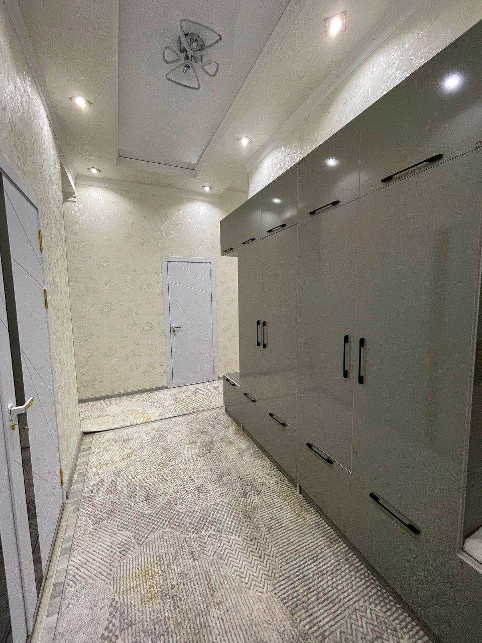 Срочно сдаётся 3х  квартира  Азиз базар