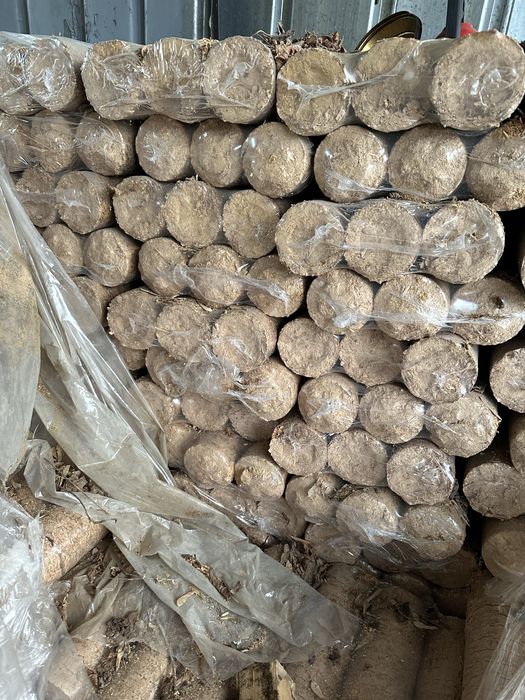 Еко брикети от дъб 1 бр  пакет е 5 кг цена 1.50 лв