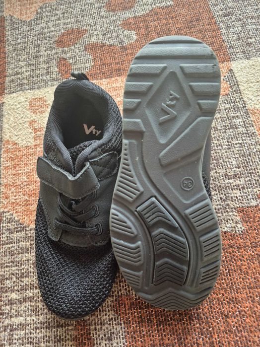 Продавам детски маратонки, номер 34