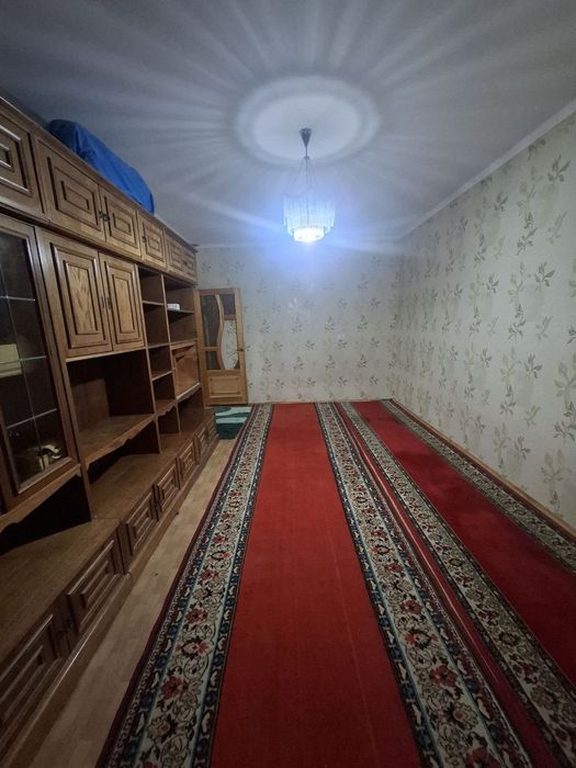 Срочно 3х комнатный квартира..2 этаж Альянс дом.крытий рынок.