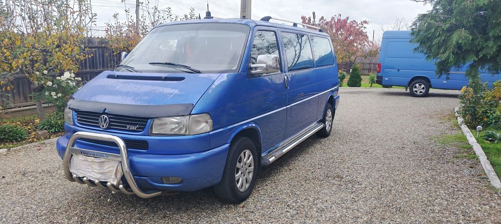 Vând wolkswagen caravele