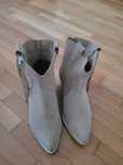 Cizme ciocate Lust Creation de piele intoarsa bej