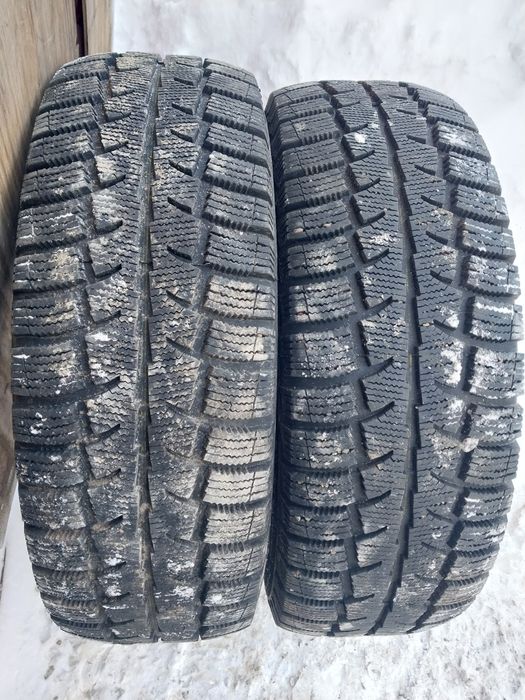 2 шины Cordiant 215 65 R16. За пару 40 тысяч.