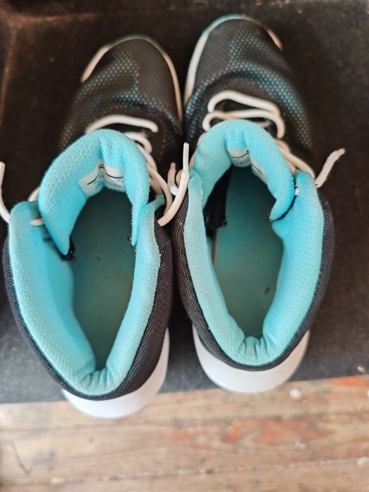 Vând adidași Nike Air mărimea 44