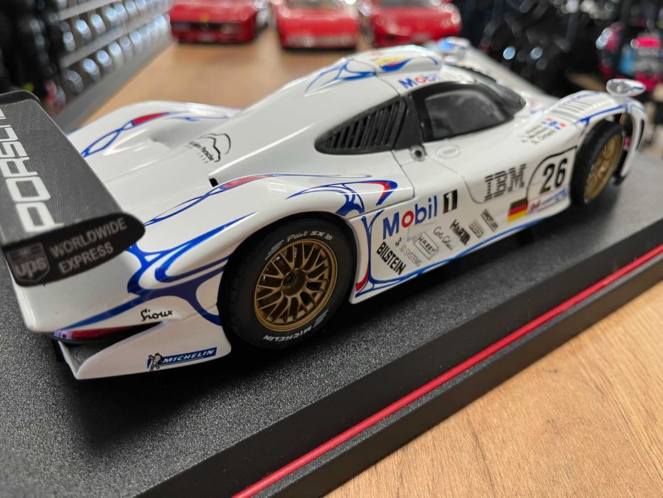 Чисто нов MAISTO метален колекционерски модел PORSCHE 911 GT1 1 LeMans
