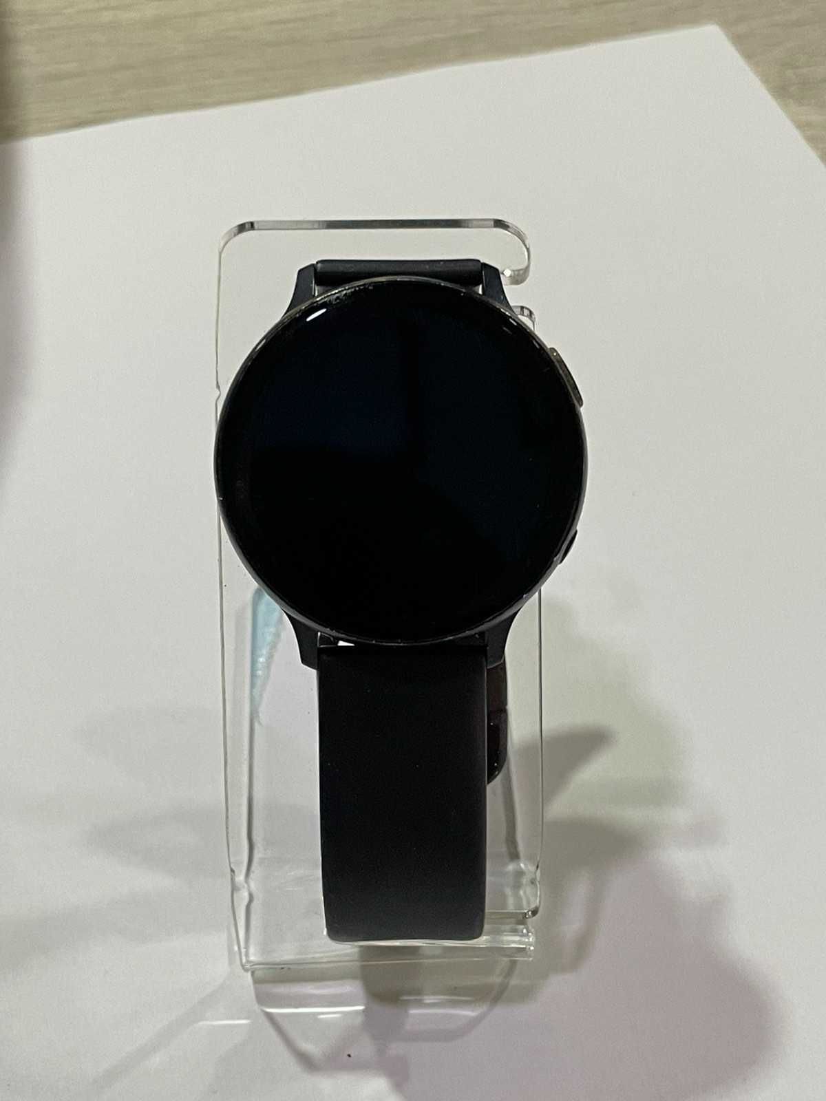 Продавам Смарт Часовник Samsung Watch Active 2