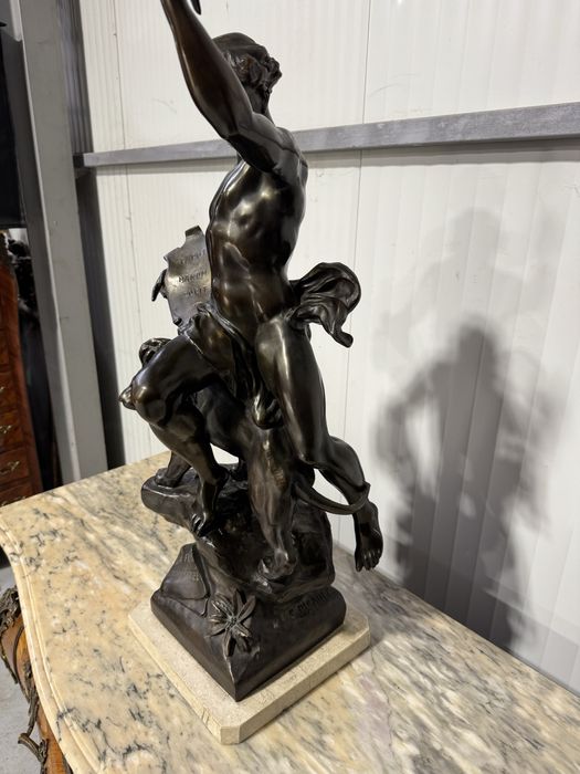 Statueta din antimoniu pe soclu de marmura, semnata