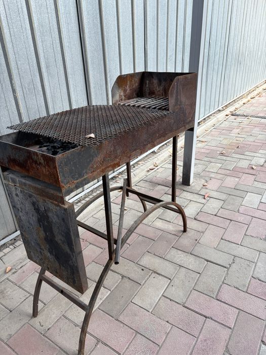 Мангал продаю, есть и шампура