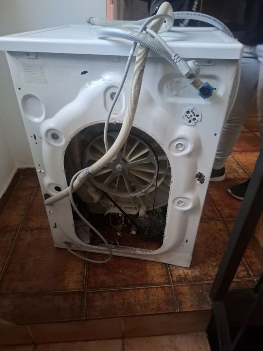 Vând Mașină de spălat cu uscător  8 kg , 5 uscare !!