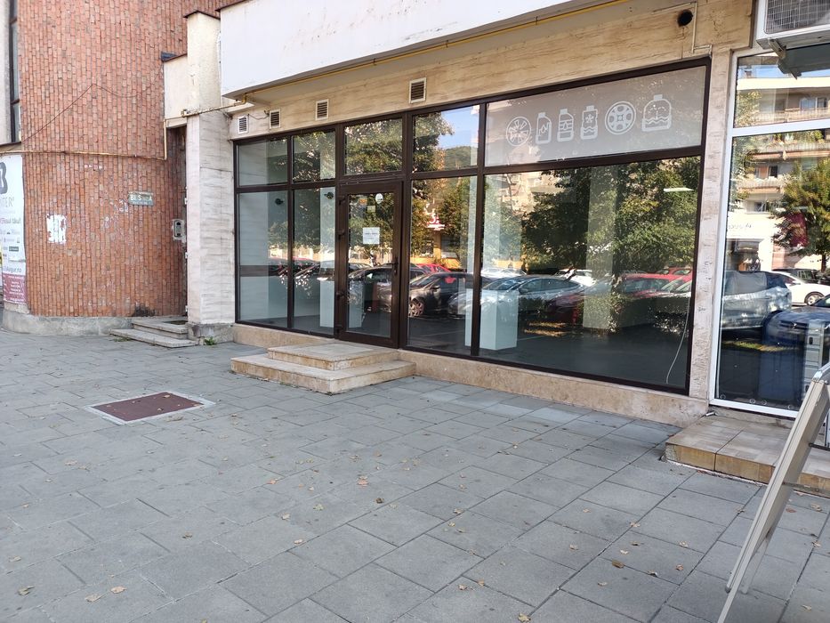 Inchiriez spatiu comercial