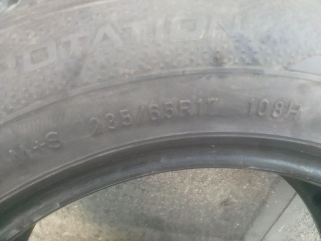 Резервна 235/65r17 гума