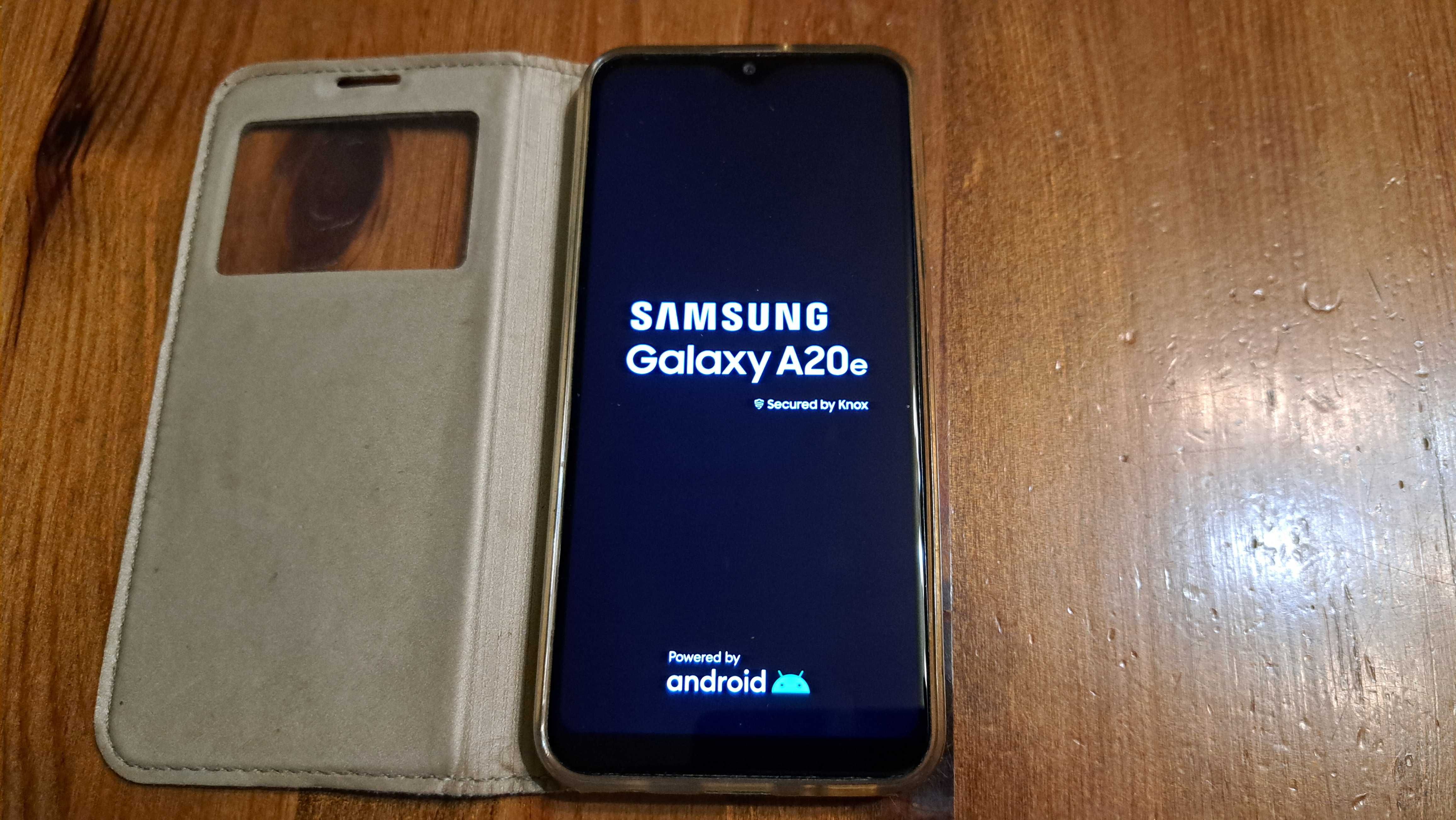 Samsung Galaxy A20е 32GB като нов