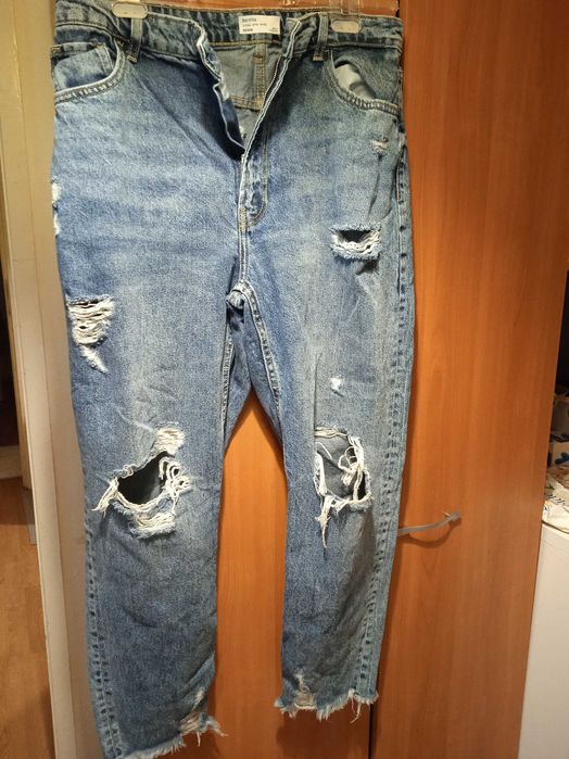 Чисто нови дънки Bershka