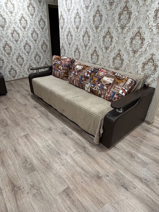 Отдам два дивана