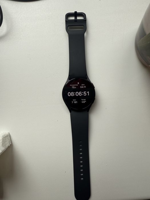 Продам Смарт-часы Samsung Galaxy Watch 5 R900 40 мм серый