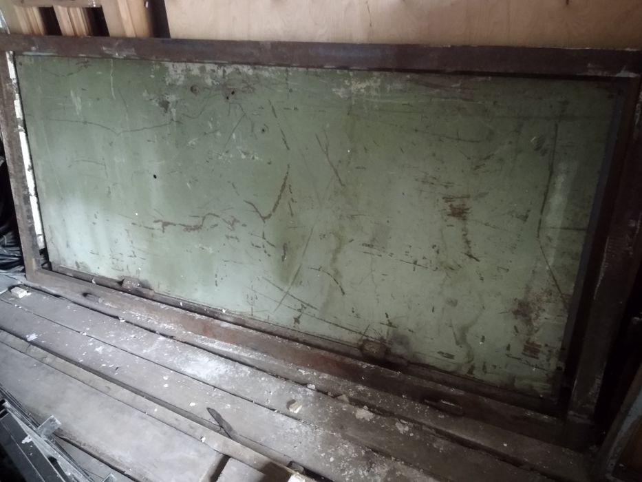 Продам решетки,двери, ворота,окна б/ у, металлические окна, решетки