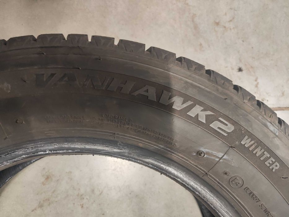 2бр.зимни гуми 205/65/16C Firestone