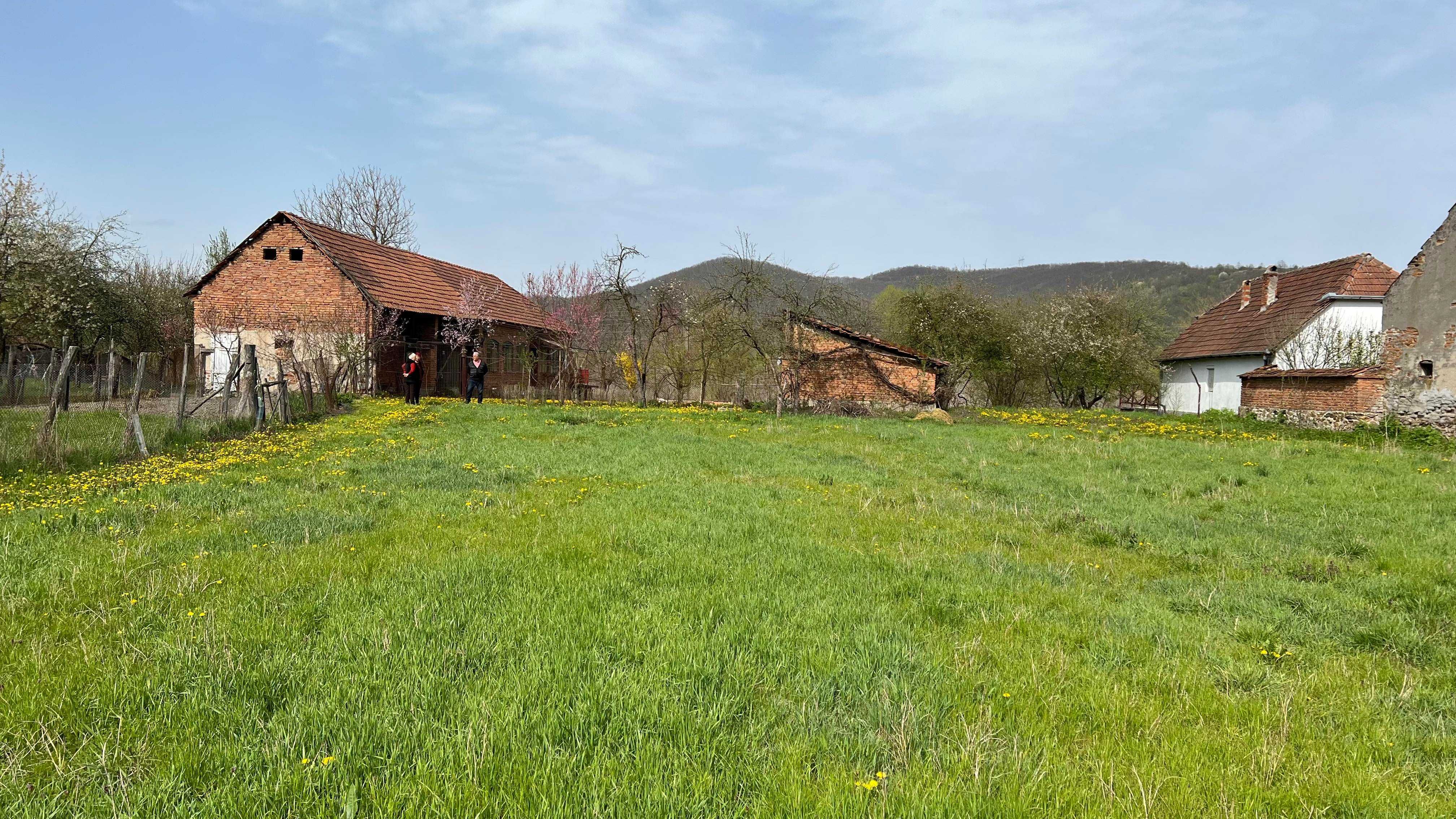 Vând casă de vacanță la țară - județul Hunedoara - Sat Tisa