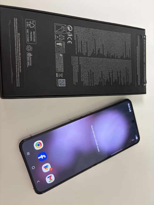 Samsung z flip 5 stare foarte buna, liber la vanzare