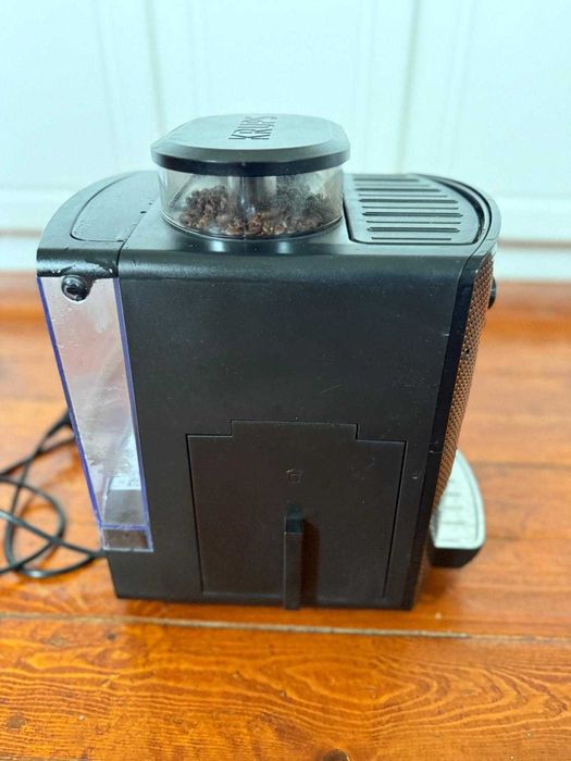 Espressor Automat Krups EA8108 – 1450W, Negru - încă în garantie