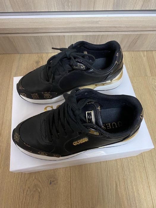 Дамски маратонки GUESS