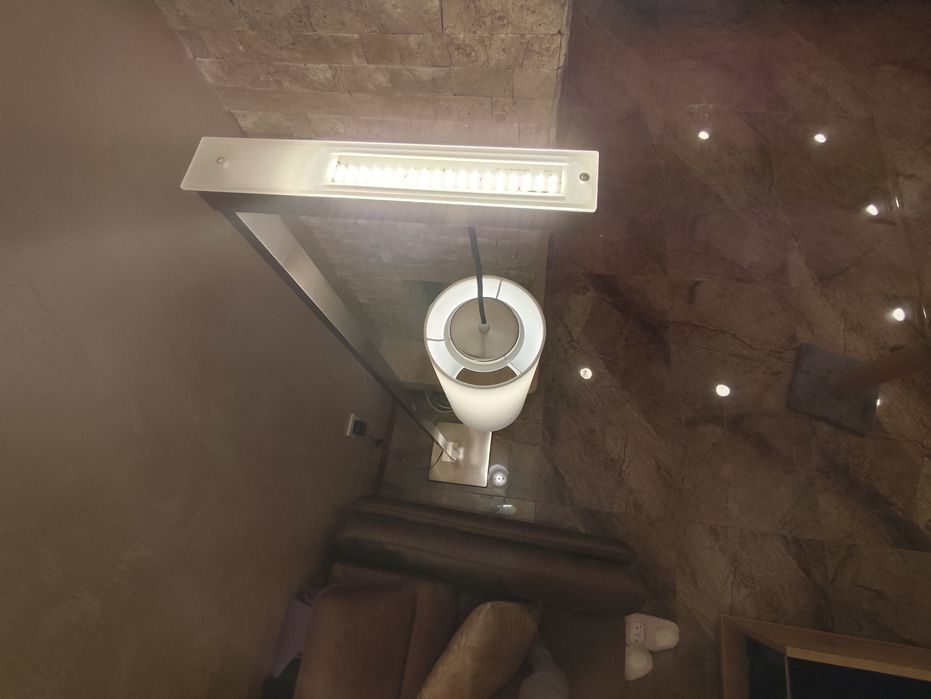 Подова висока лампа ,нова