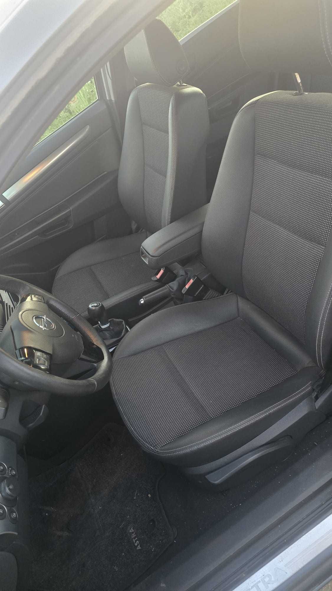 Bara Fata Opel Astra H Facelift Capota Aripa Usa Gri Z155 3ku