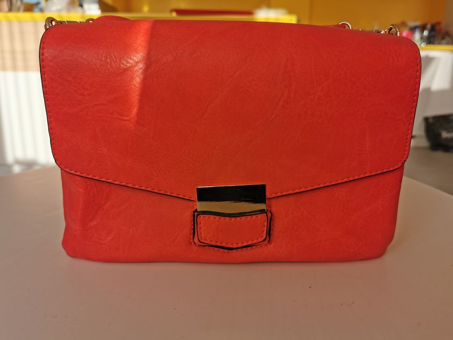 Дамска кожена чанта