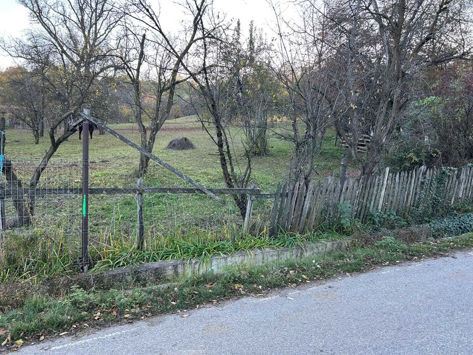 Vand teren intravilan 2050mp in Izvoarele, Prahova