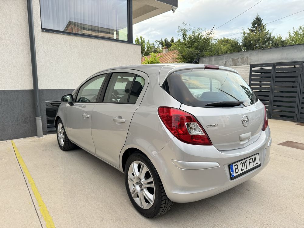 Opel Corsa • in stare Foarte buna •