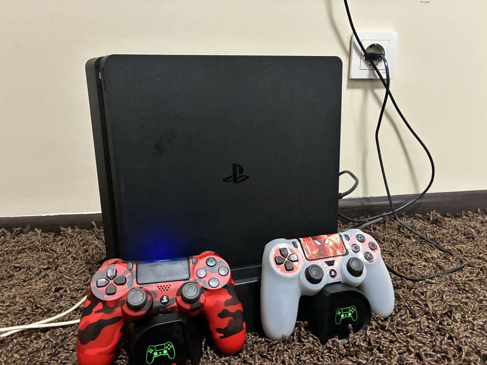Plastation 4 slim 1 TB