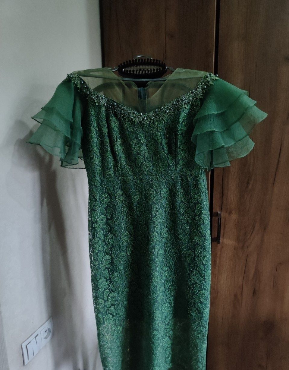 Вечернее платье зелёное